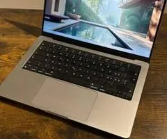 Apple MacBook 14 pro 24GB