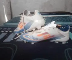 está en perfectas condiciones solo q es usado y si quieres hacer negosios escribe.