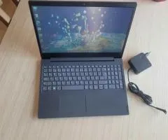 Lenovo v15 AMD Ryzen 8Gb SSD - 4
