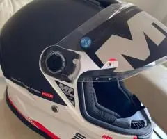 VENDO CASCO MT - 4